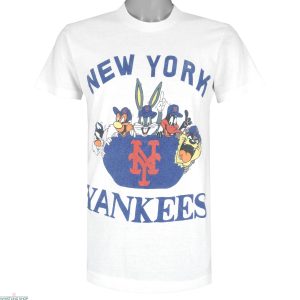 Vintage Yankees T-shirt MLB Yankees Looney Tunes Cartoons
