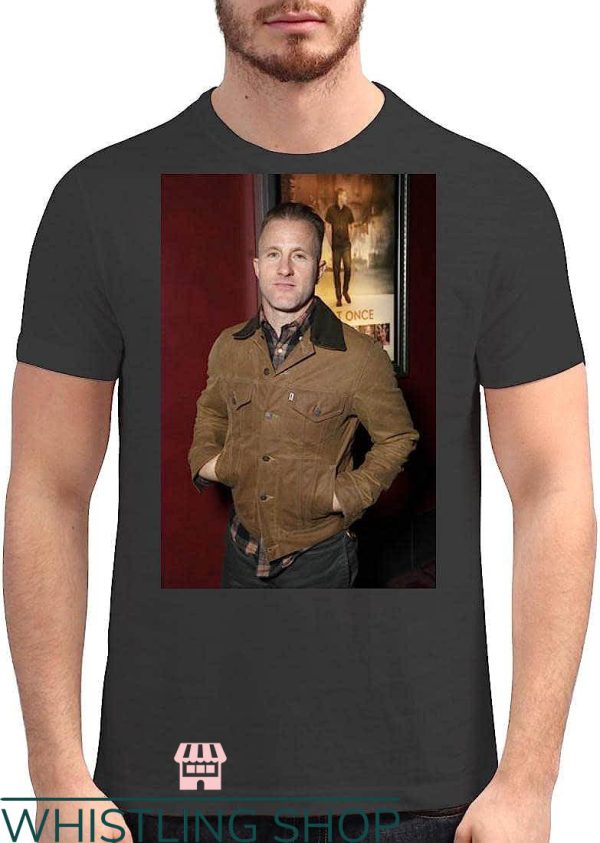 Scott Caan T-Shirt Standing Next To A Picture Trending