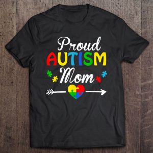 Proud Autism Mom Puzzle Heart Autism Awareness 2021 Classic 1