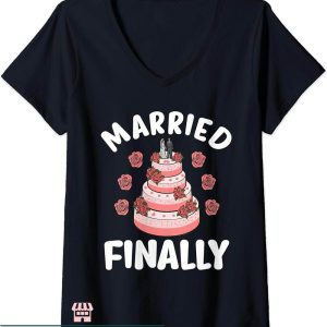 Wedding Cake T-shirt Married Finally T-shirt