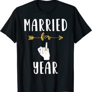 1st 1 year Wedding Anniversary Gift Married Husband Wife T-Shirt – Apparel, Mug, Home Decor – Perfect Gift For Everyone