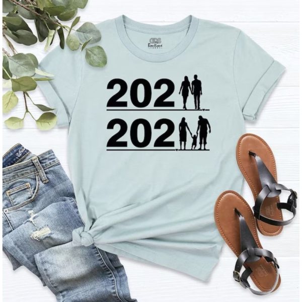 Mommy Daddy To Be In 2023 Pregnancy Announcement Tee Shirt – The Best Shirts For Dads In 2023 – Cool T-shirts