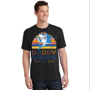 Retro Vintage Daddy Shark Doo T Shirt For Men The Best Shirts For Dads In 2023 Cool T shirts 2