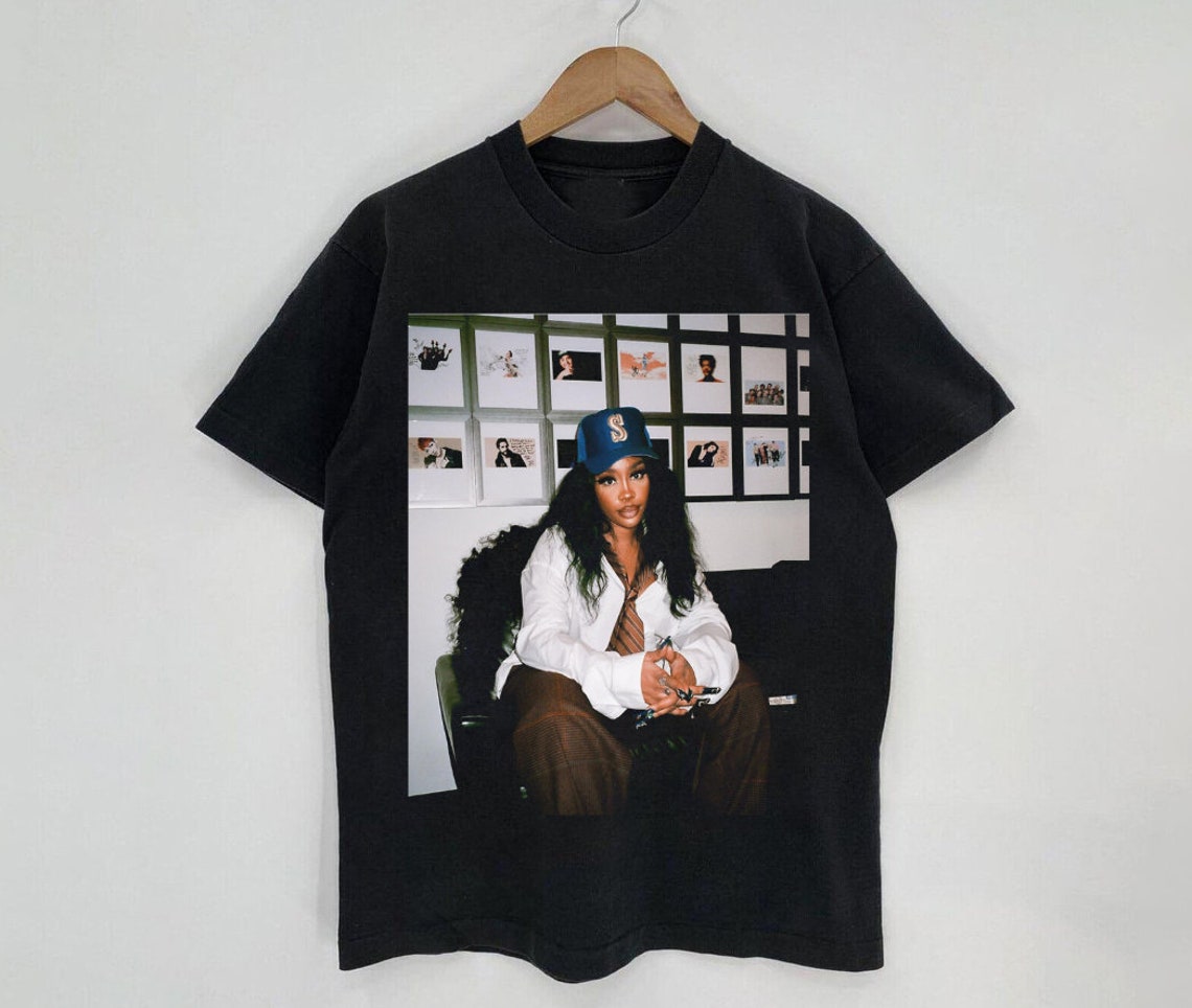 Sza Photoshoot Vintage Shirt – Apparel, Mug, Home Decor – Perfect Gift For Everyone