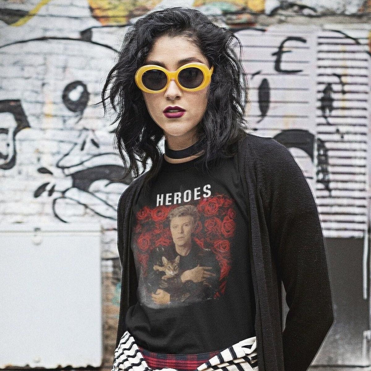 Vintage David Bowie Cat Graphic Unisex T-shirt – Apparel, Mug, Home Decor – Perfect Gift For Everyone