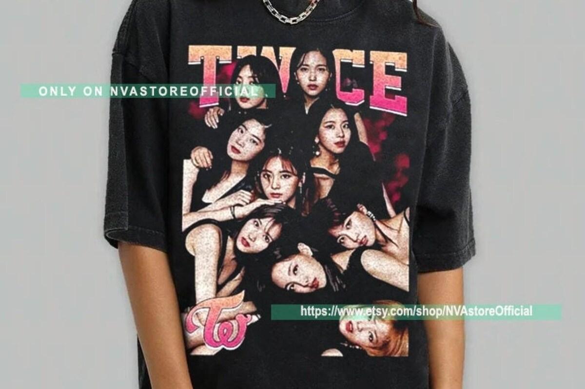 Vintage Kpop Girlgroup Twice T-shirt Sana Tzuyu Nayeon Idol Shirt – Apparel, Mug, Home Decor – Perfect Gift For Everyone