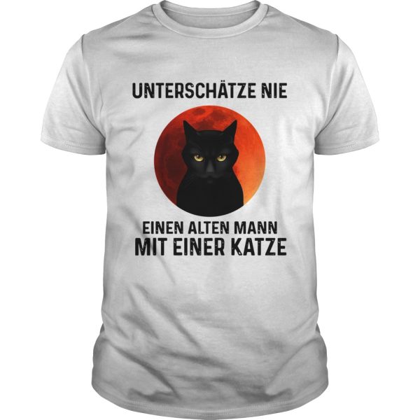 Black cat unterschatze nie einen alten mann mit einer katze shirt