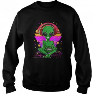 Alien With Video Game Controller Alien Gaming Gamer Alien Shirt 4