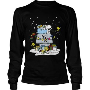 Chicago White Sox Snoopy Brings Christmas To Town shirt