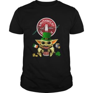 St Patricks Day Baby Yoda Hugging Smithwicks Irish Red Beer shirt