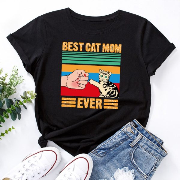 The best cat mom t-shirt – fist bump!