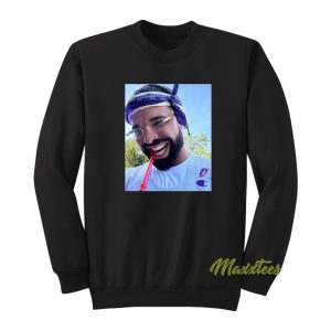 Drake Shares A New Selfie Sweatshirt 1