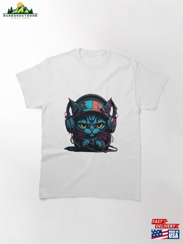 Cat With Headphones Classic T-Shirt Hoodie