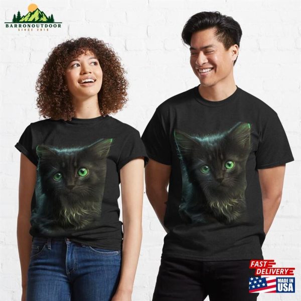 Cute Cat With Emerald Eyes Classic T-Shirt Hoodie