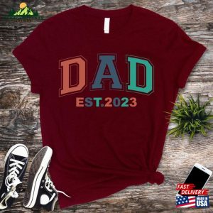 Dad Est 2023 Shirt Funny Men’s Unisex Classic