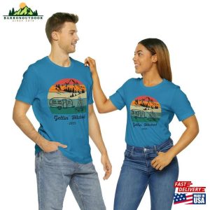 Gettin’hitched 2023 Unisex Jersey Short Sleeve Tee Camping Lovers Outdoor Enthusiast Sweatshirt