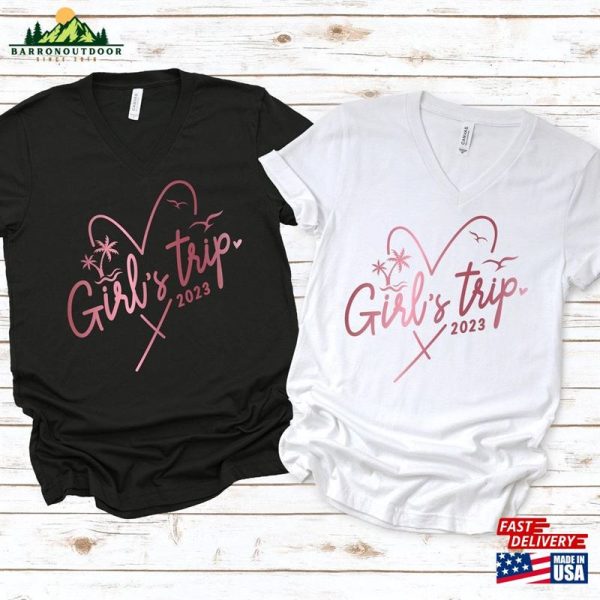 Girl’s Trip 2023 V Neck Shirt T-Shirt Unisex