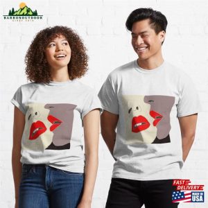 Lips Classic T Shirt Sweatshirt 3