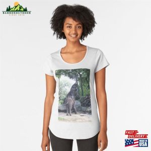 On Safari Premium Scoop T-Shirt Unisex