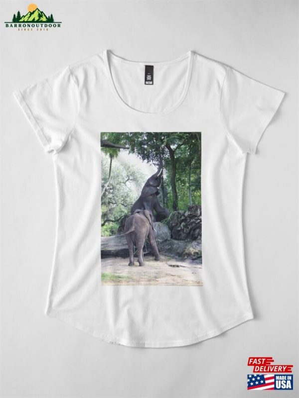 On Safari Premium Scoop T-Shirt Unisex