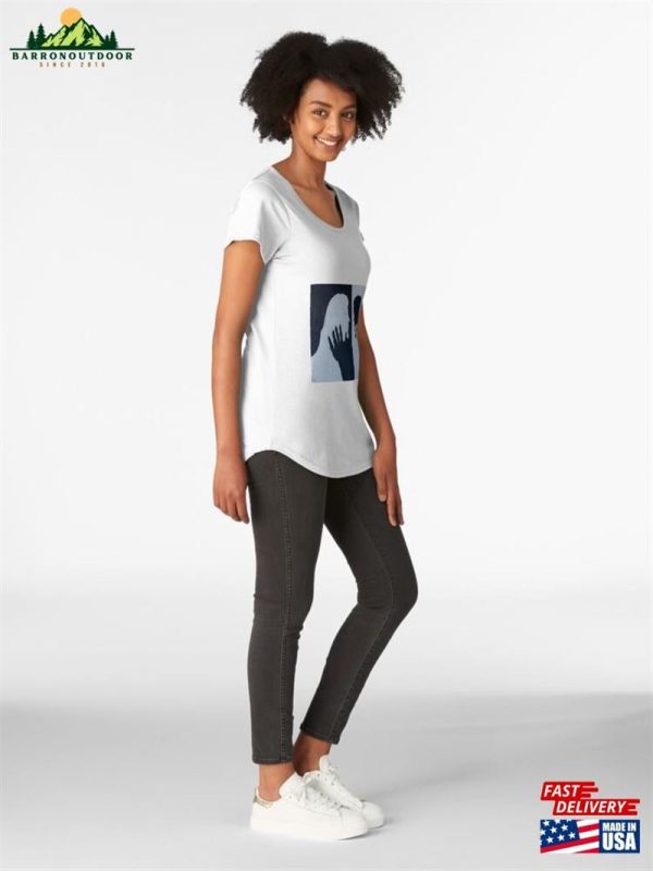 Reflection Premium Scoop T-Shirt Sweatshirt Classic