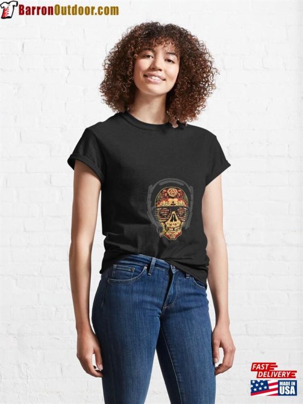 Skull With Headphones Classic T-Shirt Unisex