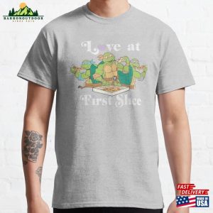 Teenage Mutant Ninja Turtles Pizza Love Vintage Group Classic T-Shirt Sweatshirt