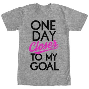 Women_s CHIN UP One Day Closer to My Goal Boyfriend Tee