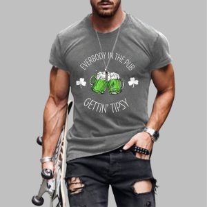 Men’s Funny St. Patrick’s Day Everybody In The Pub Gettin’ Tipsy Shirt