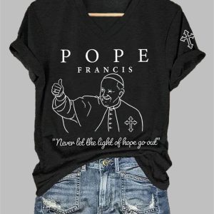 Women's Pope Francis Never Let The Light Of Hope Go Out Printed T-shirt 2 Womens Pope Francis Never Let The Light Of Hope Go Out Printed T shirt 3